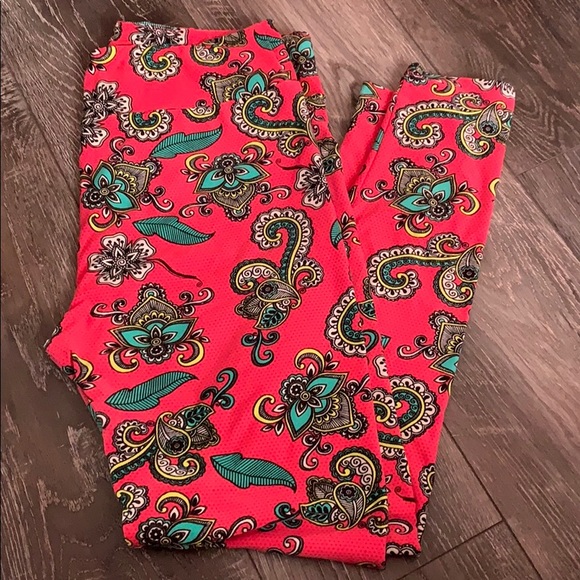 LuLaRoe Pants - LULAROE LEGGINGS TALL & CURVY